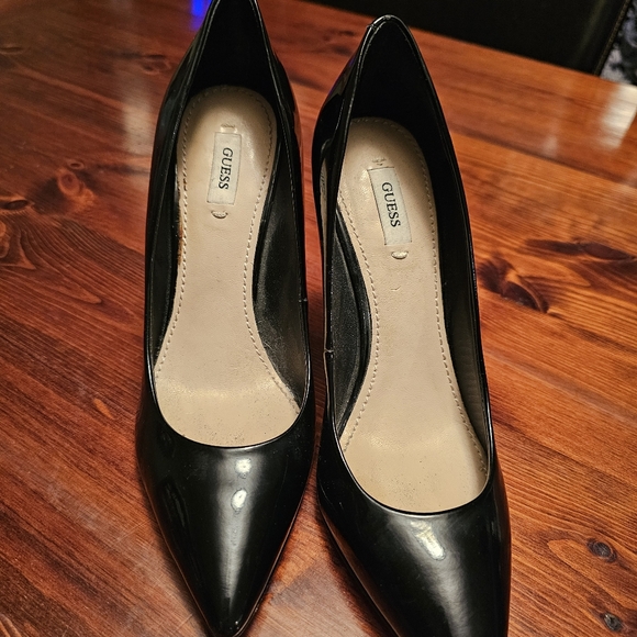 Guess Black Patent Leather Shoes. Size 7 - Picture 5 of 7
